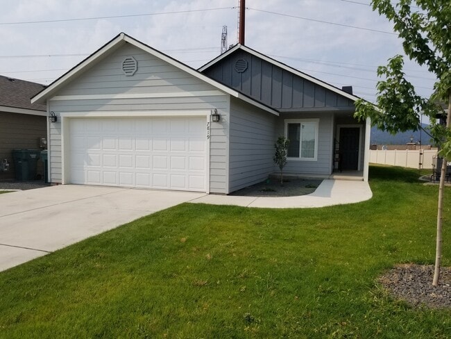 property at 7819 W Kayak Ct