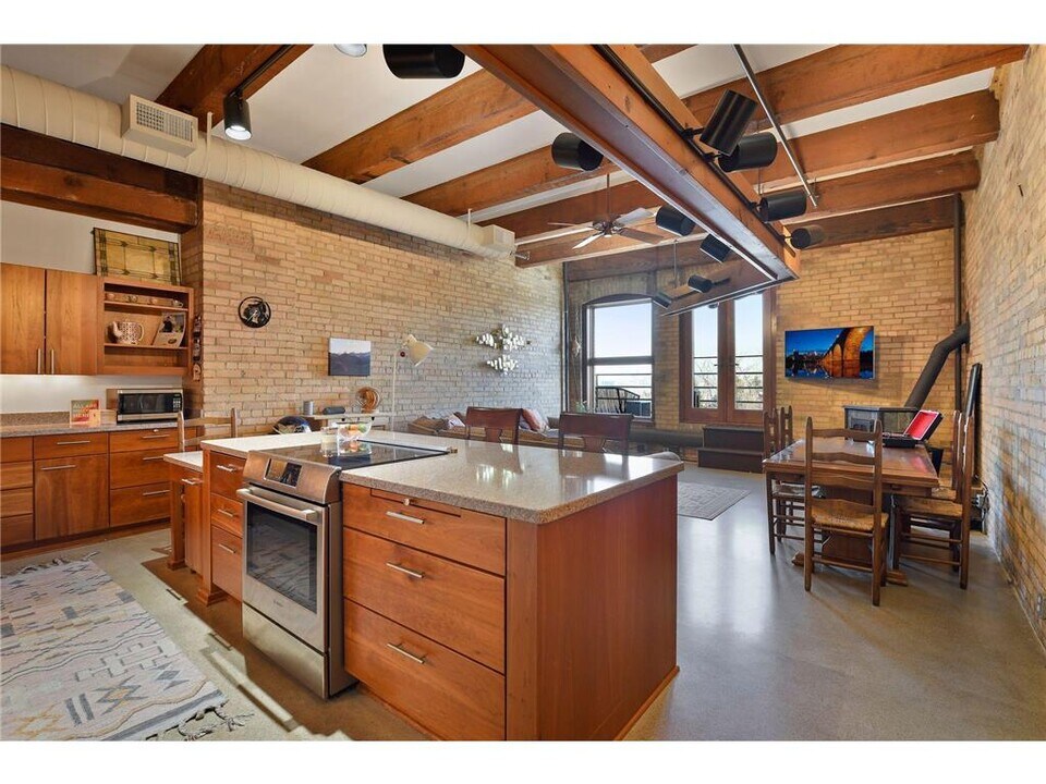 716 N 1st St-Unit -443 in Minneapolis, MN - Building Photo