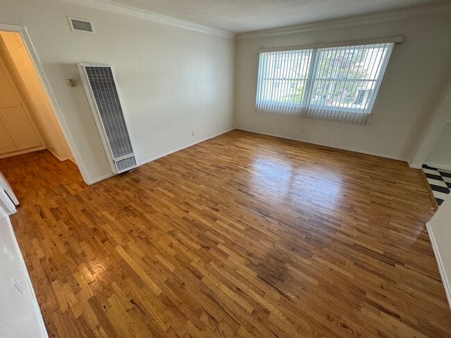 1748 S Robertson Blvd, Unit 5 in Los Angeles, CA - Foto de edificio - Building Photo