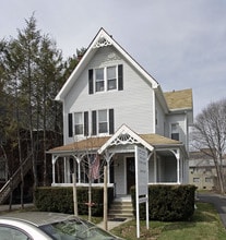 24 Hoyt St in Stamford, CT - Building Photo - Building Photo