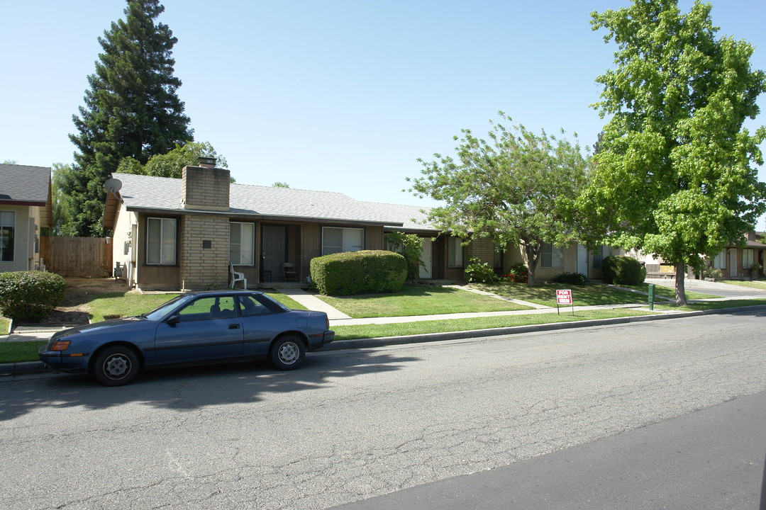 1720-1726 Conestoga Dr in Merced, CA - Building Photo