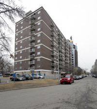 Elbow Tower in Calgary, AB - Building Photo - Building Photo