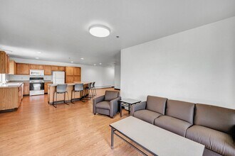 420 College Avenue in De Pere, WI - Foto de edificio - Building Photo