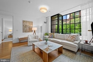 3303 Water St NW, Unit 3C in Washington, DC - Building Photo