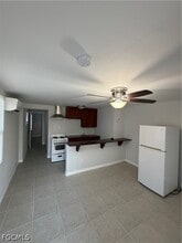 14713 Kimberly Ln, Unit Unit 2 in Ft. Myers, FL - Foto de edificio - Building Photo