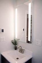 3925 W Eddy St, Unit Coach House in Chicago, IL - Foto de edificio - Building Photo