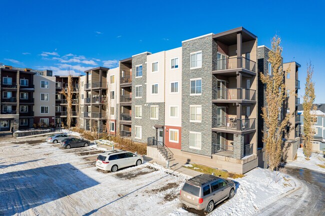 195 Kincora Glen Rd NW in Calgary, AB - Building Photo - Building Photo