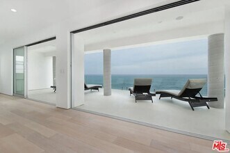 24864 Malibu Rd in Malibu, CA - Building Photo - Building Photo