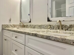 7162 Windward Dr in New Bern, NC - Building Photo - Building Photo