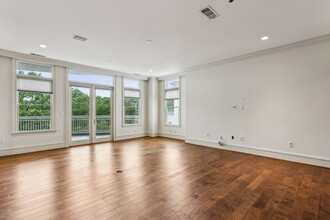 2500 Peachtree Rd NW in Atlanta, GA - Building Photo - Building Photo