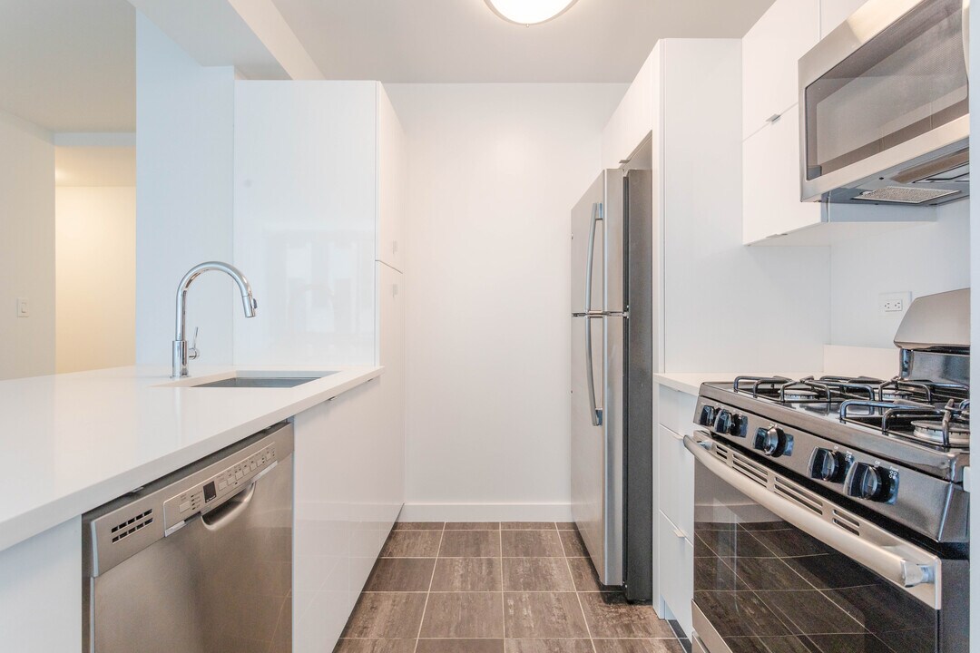 111 Worth in New York, NY - Building Photo