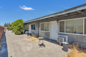 2605 Albatross Way in Sacramento, CA - Building Photo - Building Photo