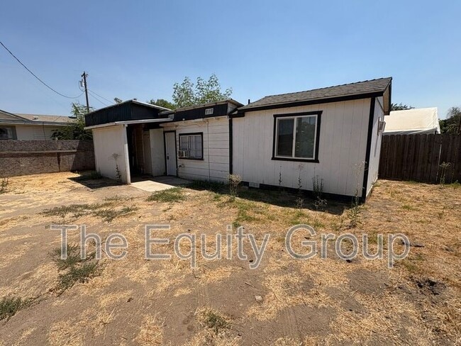 38745 Campbell Dr in Dinuba, CA - Building Photo - Building Photo