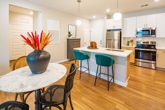 Hawthorne at Oleander in Wilmington, NC - Foto de edificio - Building Photo
