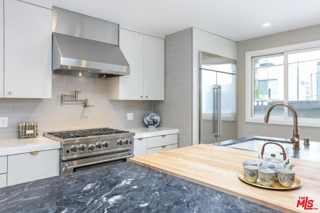 9016 Dicks St in West Hollywood, CA - Building Photo - Building Photo