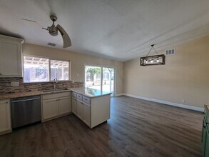 149 Jennifer Ln in Vacaville, CA - Building Photo - Building Photo