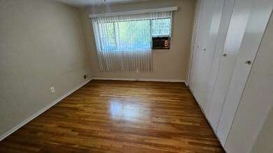 8315 Clinton Ave in West Hollywood, CA - Building Photo - Building Photo