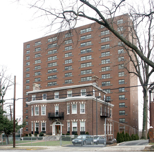 Ballantine House in Newark, NJ - Building Photo - Building Photo