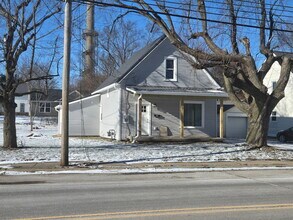 106 Columbus Rd in Mount Vernon, OH - Building Photo - Building Photo