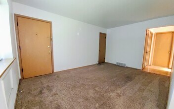 617 E Homer St, Unit 4 in Milwaukee, WI - Building Photo - Building Photo