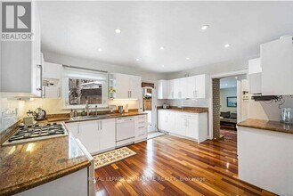 1 Park Brook Pl in Markham, ON - Building Photo - Building Photo