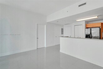 350 NE 24th St, Unit 507 in Miami, FL - Foto de edificio - Building Photo