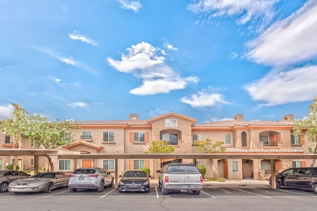 7701 W Robindale Rd in Las Vegas, NV - Building Photo - Building Photo