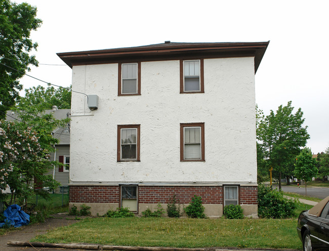 1090 Thomas Ave in St. Paul, MN - Building Photo - Building Photo