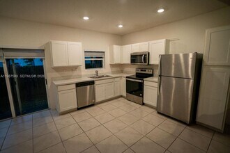 137 NE 3rd St in Florida City, FL - Building Photo - Building Photo