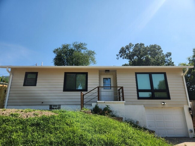 property at 711 5th Ave