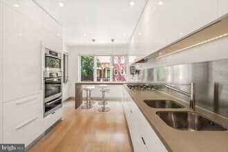 3927 Georgetown Ct NW in Washington, DC - Building Photo - Building Photo