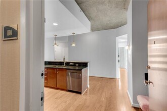 860 Peachtree St NE in Atlanta, GA - Foto de edificio - Building Photo