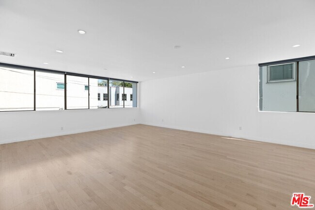 440 S Roxbury Dr in Beverly Hills, CA - Building Photo - Building Photo