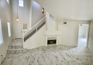 15256 Sunbeam Ct in Victorville, CA - Foto de edificio - Building Photo