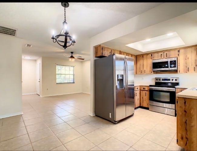 3129 Julia Ct
