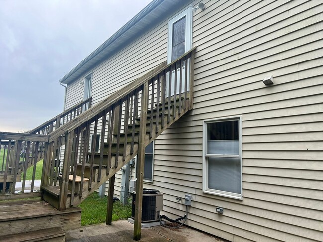 property at 1537 Stonefield Dr