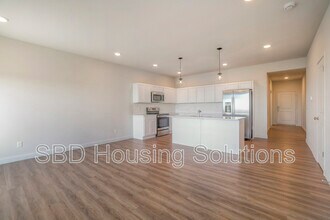 12416 S Parkwood Ln in Lee's Summit, MO - Building Photo - Building Photo