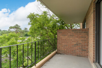 Courtside Square Apartments in King of Prussia, PA - Foto de edificio - Interior Photo