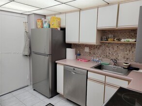 251 174th St, Unit 1208 in Sunny Isles Beach, FL - Building Photo - Building Photo