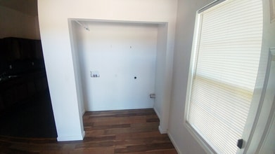 2004 Family Ln. in Clyde, TX - Foto de edificio - Building Photo