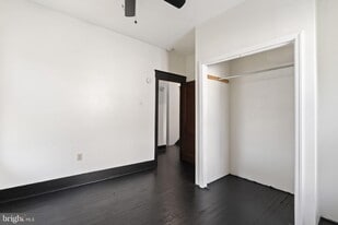 724 Ash Ave in Collingdale, PA - Building Photo