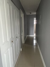 147 NE 168th St in North Miami Beach, FL - Building Photo - Building Photo