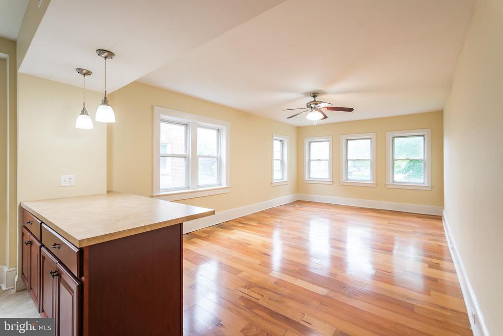 2248 Bryn Mawr Ave in Philadelphia, PA - Building Photo