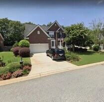 612 Heathercrest Ct in Simpsonville, SC - Building Photo