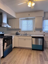 303 Highland Dr in Englewood, OH - Building Photo - Building Photo