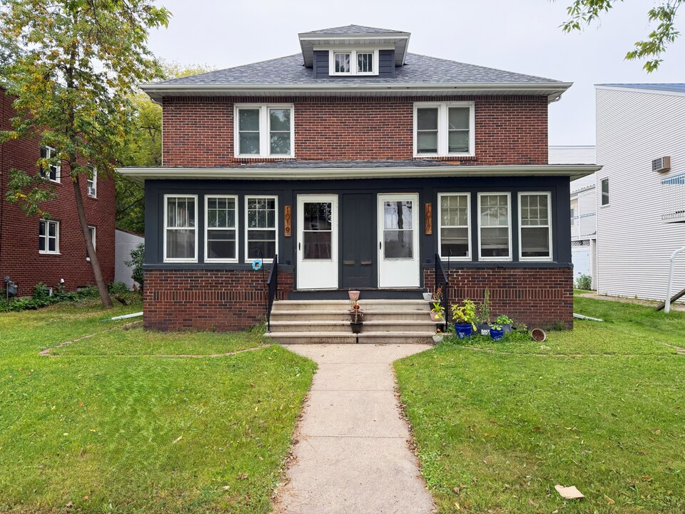 1019 7th Ave N in Fargo, ND - Foto de edificio