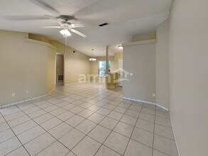10717 Siena Dr in Clermont, FL - Foto de edificio - Building Photo