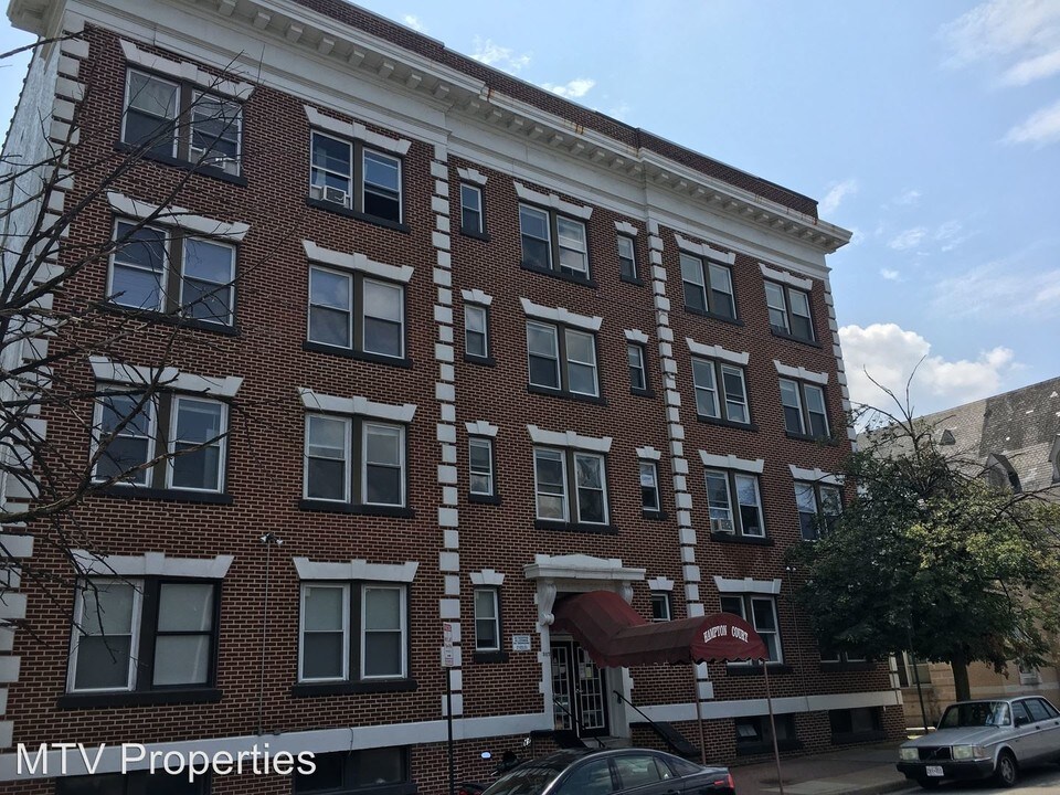 307 Dolphin St in Baltimore, MD - Building Photo