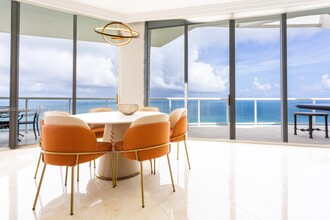 18671 Collins Ave, Unit PH2 in Sunny Isles Beach, FL - Foto de edificio - Building Photo