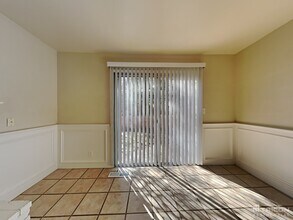 62 S Lake Dr in Antioch, CA - Building Photo - Building Photo